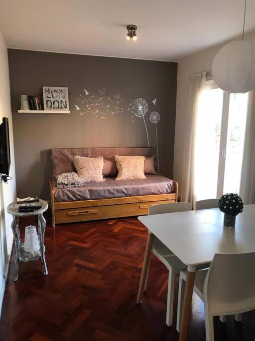 PETIT RIVADAVIA en el corazón de Mendoza Exterior foto